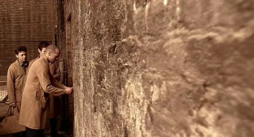 「ロック、ストック&トゥー・スモーキング・バレルズ」デクスター・フレッチャー & ジェイソン・ステイサム & ニック・モランの画像