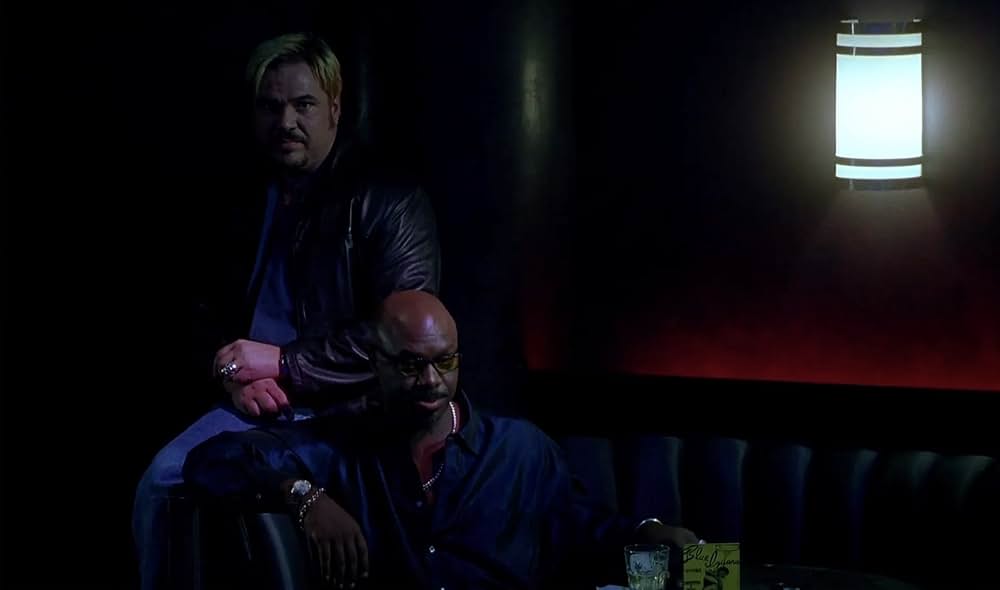 ブルー・イグアナの夜の画像