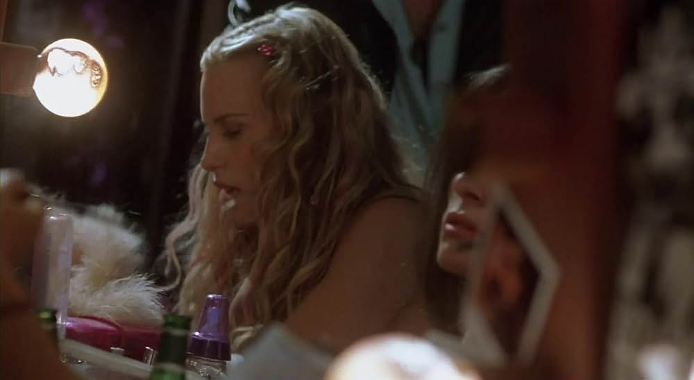 ブルー・イグアナの夜の画像