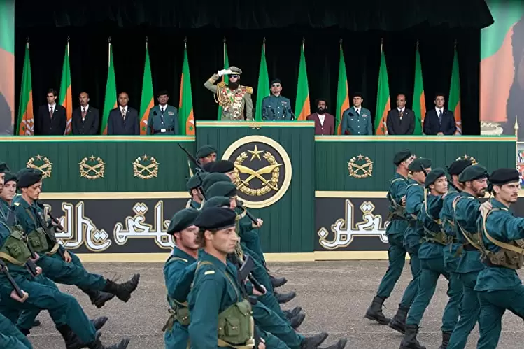 「ディクテーター 身元不明でニューヨーク」ベン・キングズレー & サシャ・バロン・コーエン & ジェイソン・マンツォーカスの画像