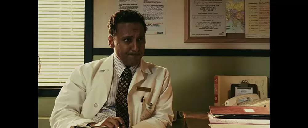 「ディクテーター 身元不明でニューヨーク」アーシフ・マンドビの画像