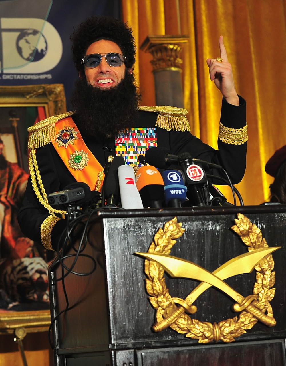 「ディクテーター 身元不明でニューヨーク」の画像