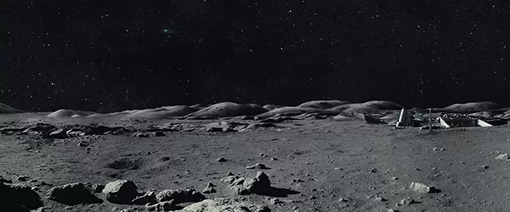 月に囚われた男の画像