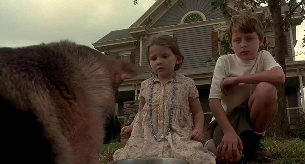 「サイン」ローリー・カルキン & アビゲイル・ブレスリンの画像