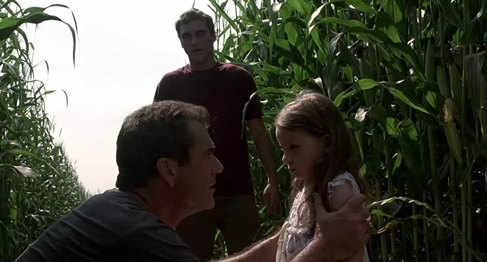 「サイン」メル・ギブソン & ホアキン・フェニックス & アビゲイル・ブレスリンの画像