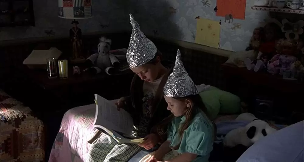 「サイン」ローリー・カルキン & アビゲイル・ブレスリンの画像