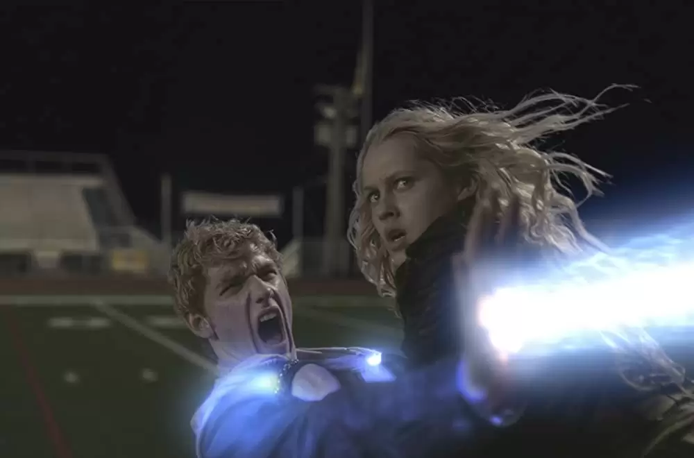 「アイ・アム・ナンバー4」アレックス・ペティファー & テリーサ・パーマーの画像