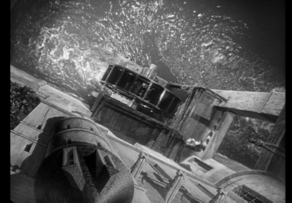 奇妙な扉の画像