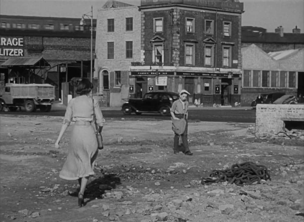 Passport to Pimlico（原題）の画像