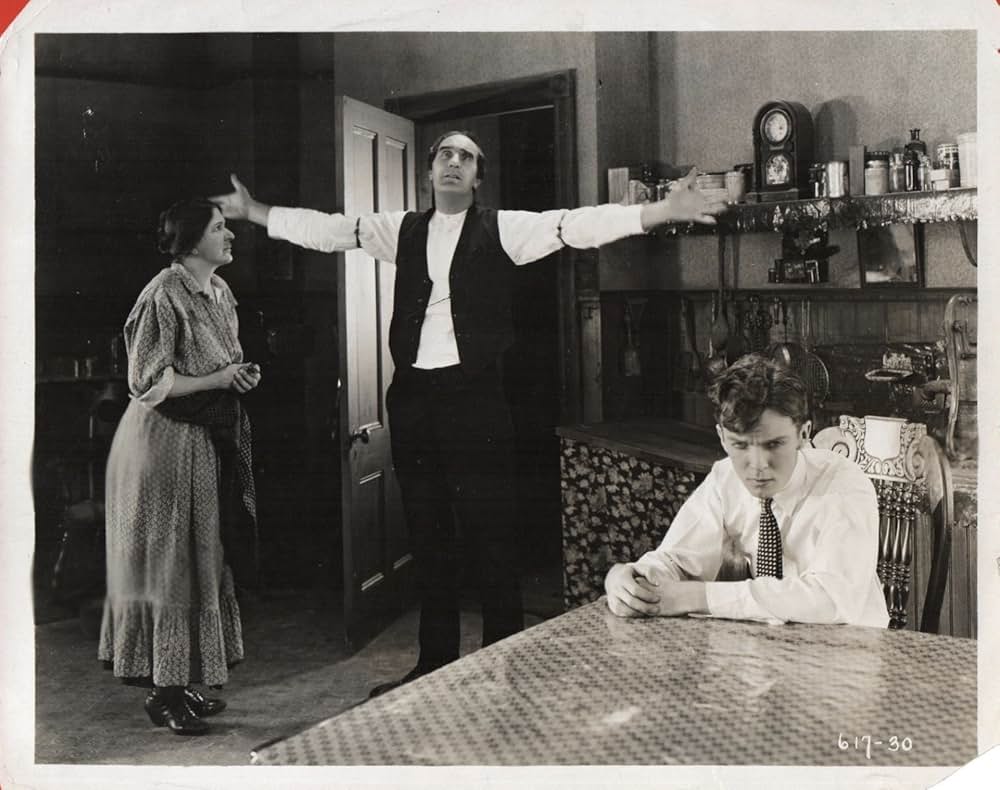 水塔の西の画像