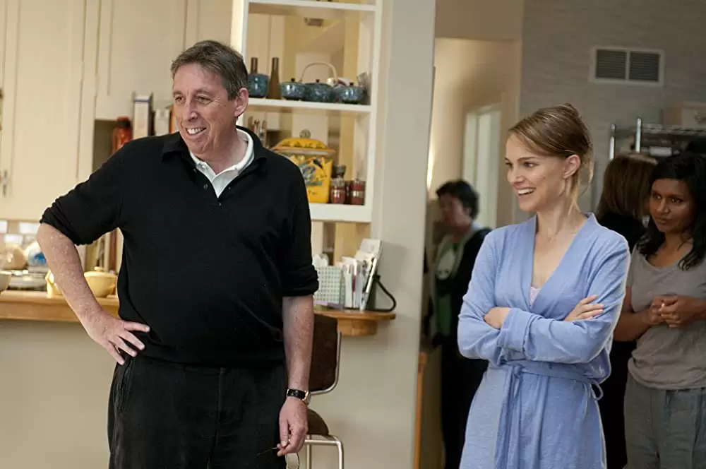 「抱きたいカンケイ」ナタリー・ポートマン & アイバン・ライトマン & ミンディ・カリングの画像