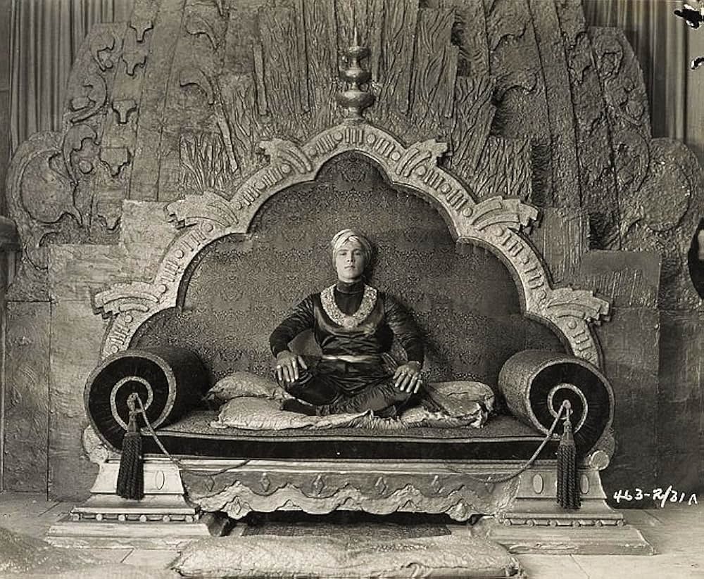 ヤング・ラジャーの画像