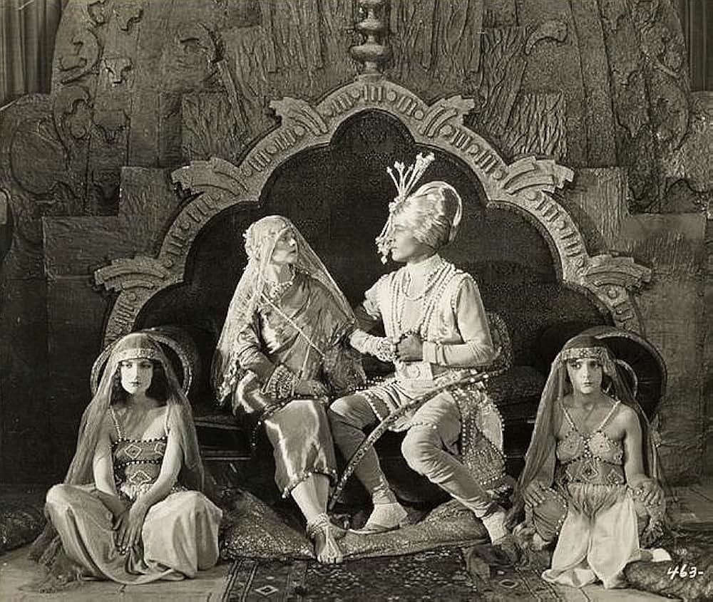 ヤング・ラジャーの画像