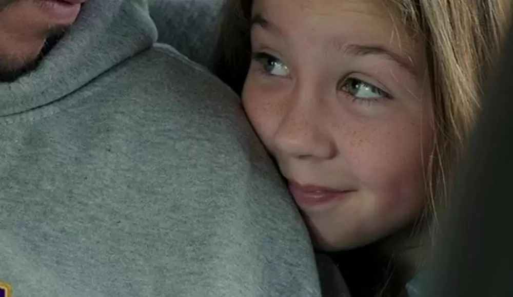 「バーニング・オーシャン」マーク・ウォールバーグ & Stella Allenの画像