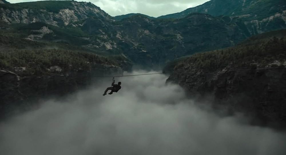 深い谷の間にの画像