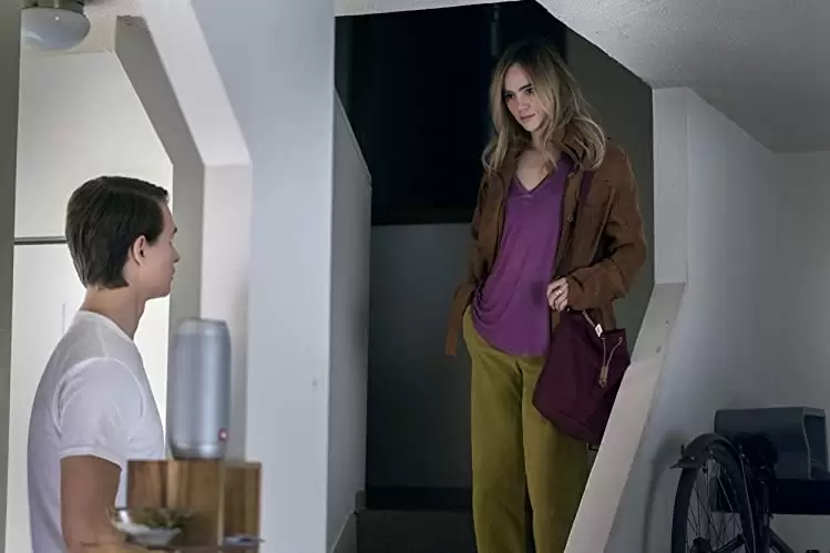 「ジョナサン ふたつの顔の男」スキ・ウォーターハウス & アンセル・エルゴートの画像