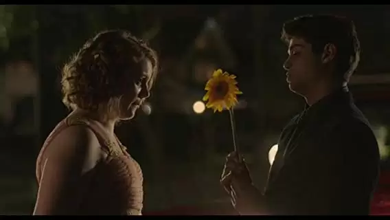 「シエラ・バージェスはルーザー」ノア・センティネオ & Shannon Purserの画像