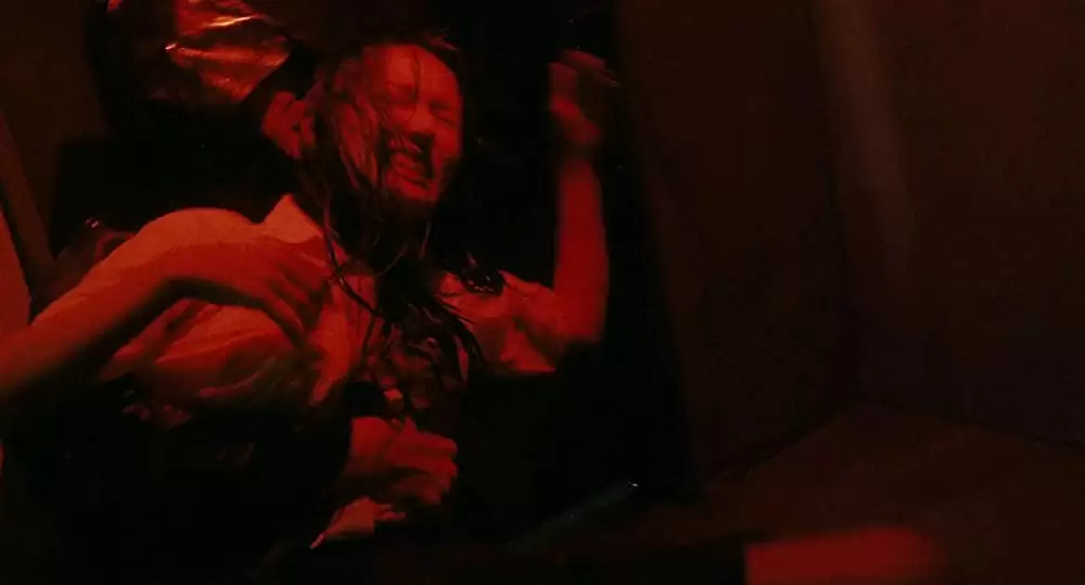 「甘い鞭」中野剛 & 間宮夕貴の画像