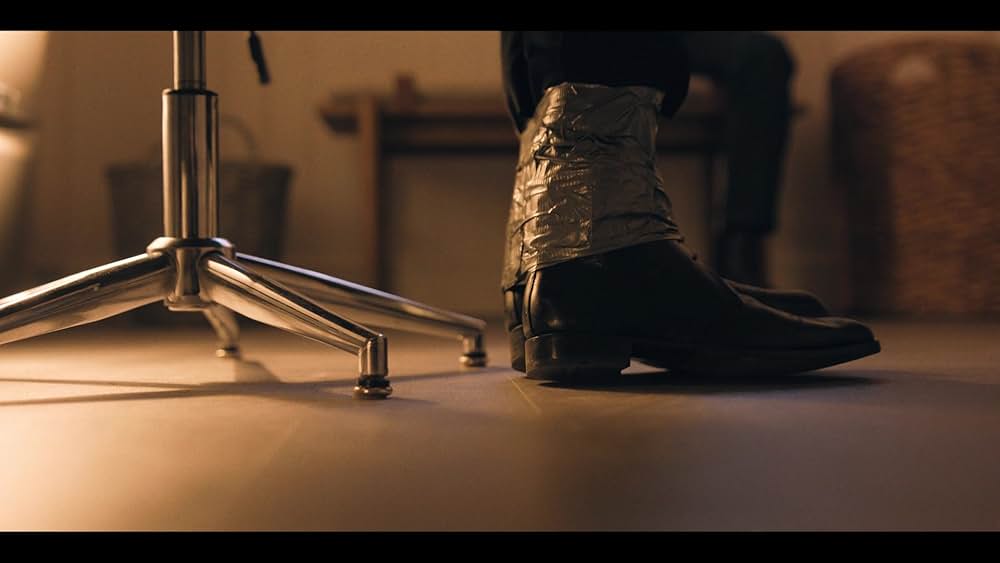 LOVE HURTS／ラブ・ハーツの画像