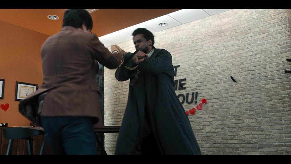 LOVE HURTS／ラブ・ハーツの画像