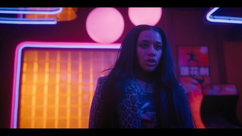 LOVE HURTS／ラブ・ハーツの画像