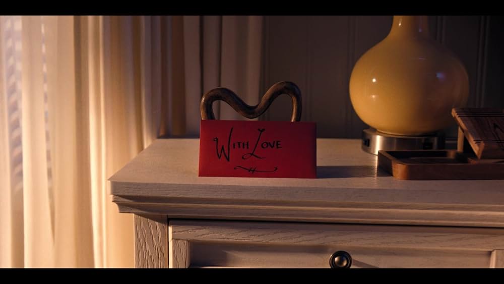 LOVE HURTS／ラブ・ハーツの画像