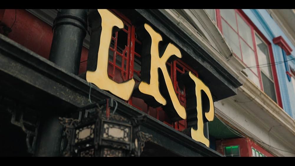 LOVE HURTS／ラブ・ハーツの画像