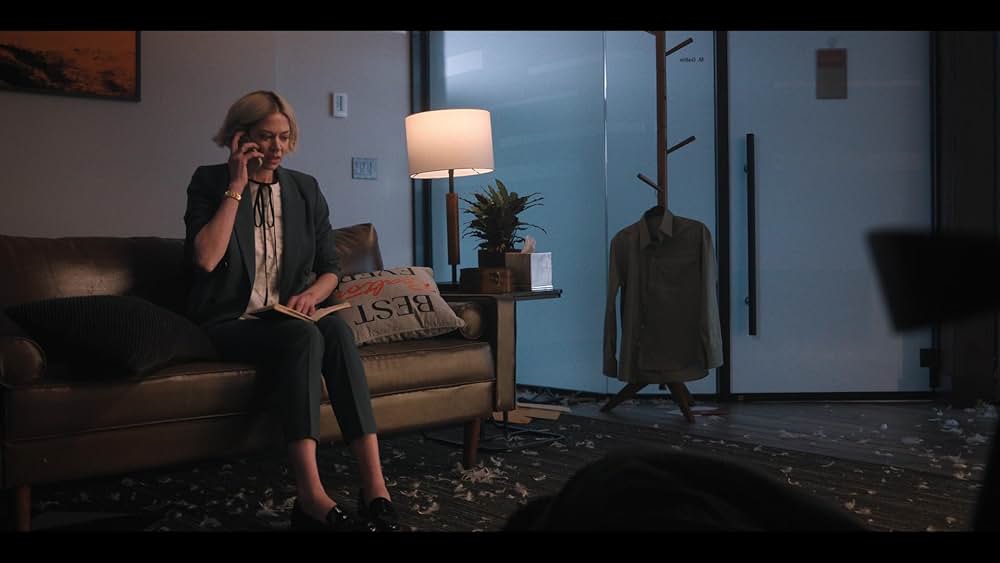 LOVE HURTS／ラブ・ハーツの画像