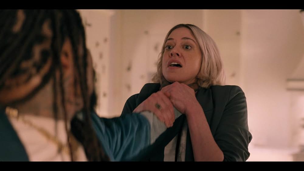 LOVE HURTS／ラブ・ハーツの画像