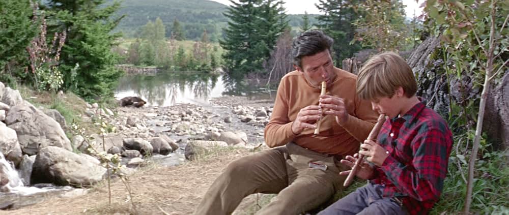 少年と鷹の画像