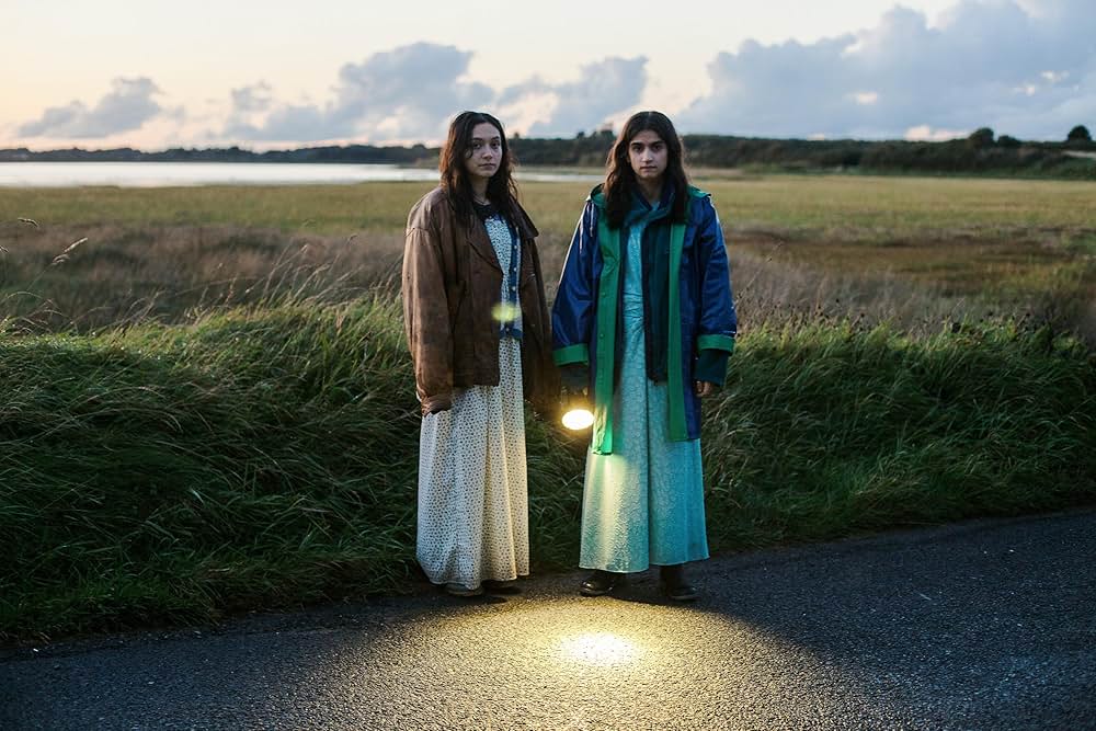 九⽉と七⽉の姉妹の写真