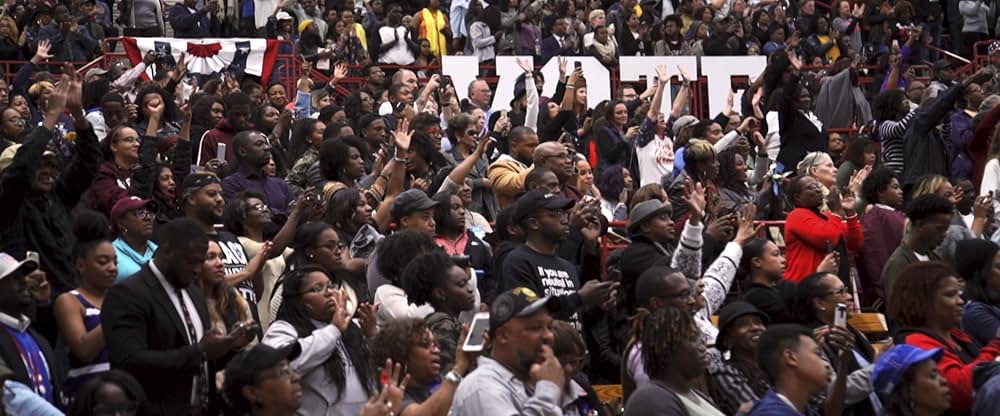 すべてをかけて：民主主義を守る戦いの画像
