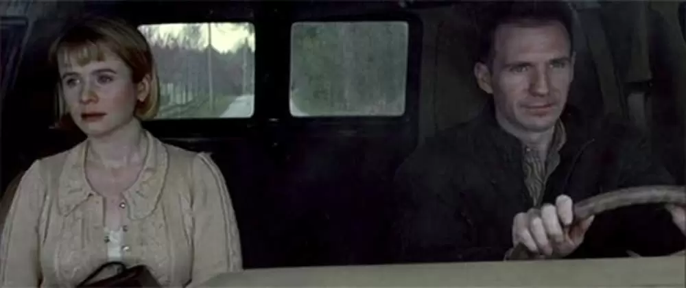 「レッド・ドラゴン」レイフ・ファインズ & エミリー・ワトソンの画像