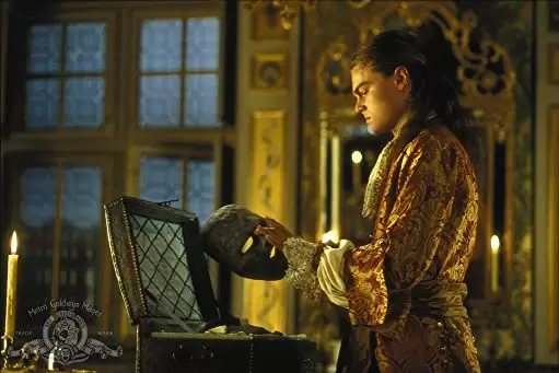 仮面の男の画像