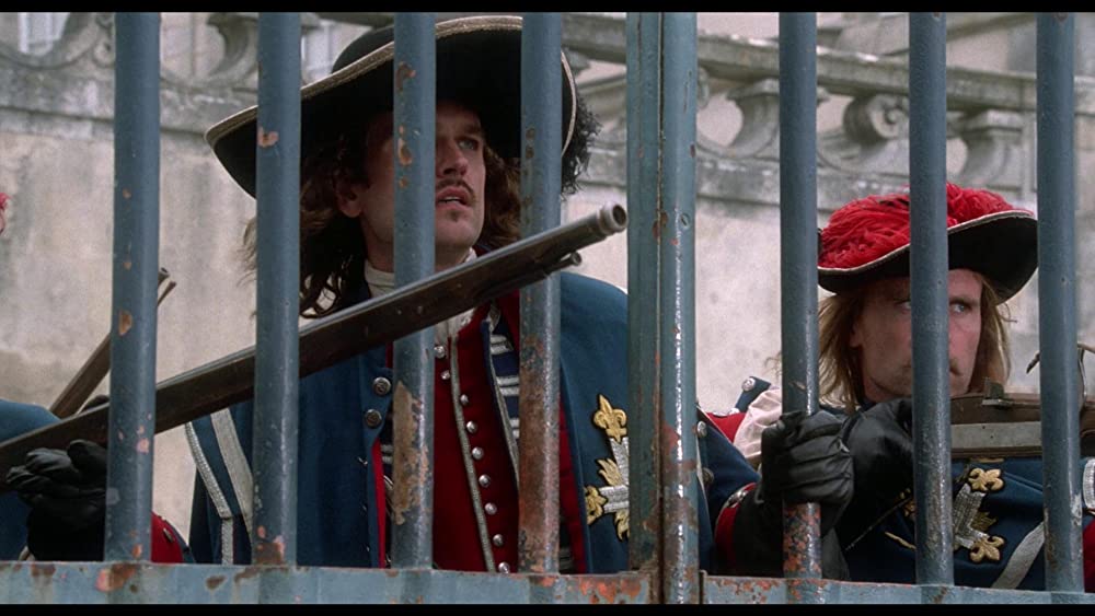 仮面の男の画像