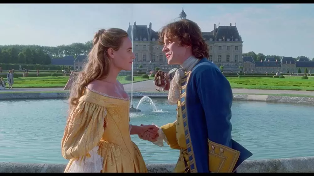 「仮面の男」Judith Godrèche & ピーター・サースガードの画像