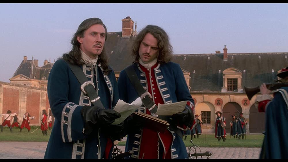 仮面の男の画像