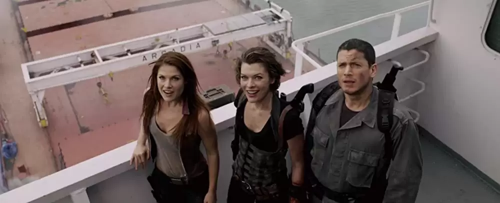 「バイオハザード IV アフターライフ」ミラ・ジョボビッチ & アリ・ラーター & ウェントワース・ミラーの画像