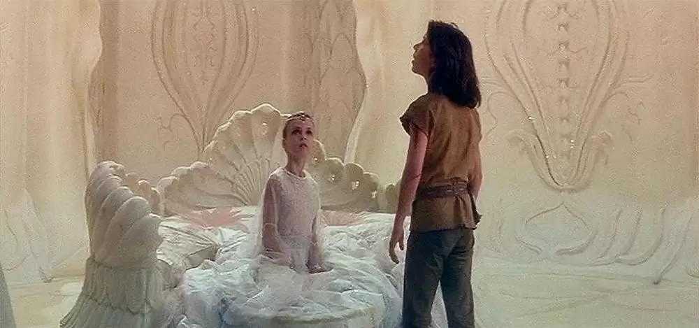 「ネバーエンディング・ストーリー」ノア・ハサウェイ & タミー・ストロナッハの画像