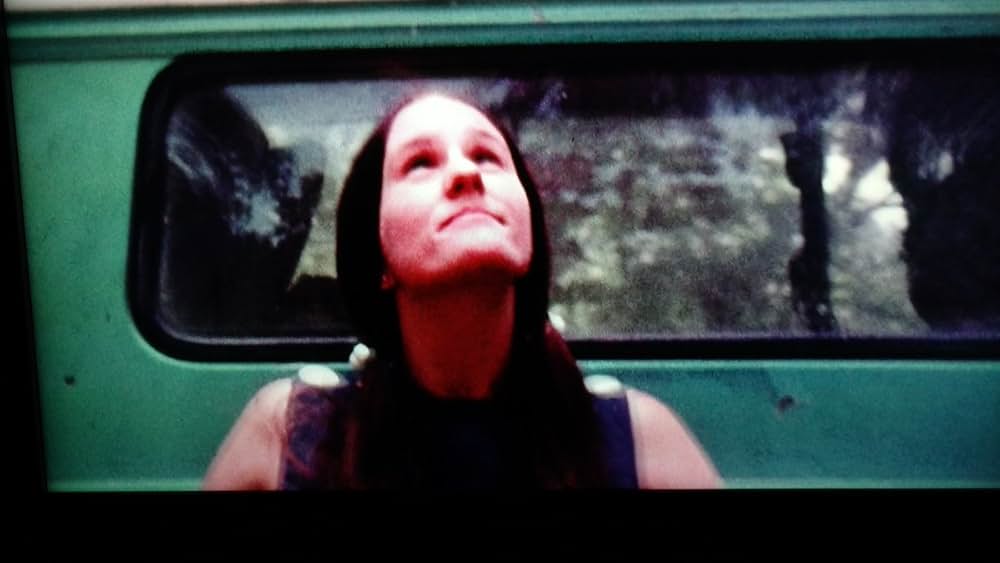 エッグシェルズ（原題）の画像