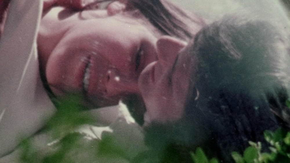 エッグシェルズ（原題）の画像