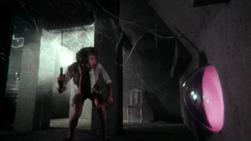 エッグシェルズ（原題）の画像