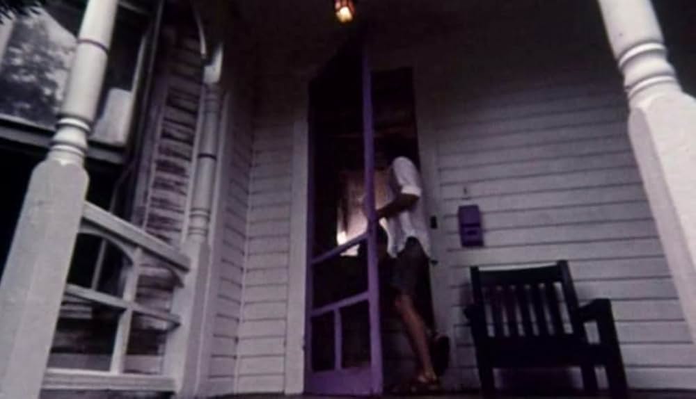 エッグシェルズ（原題）の画像