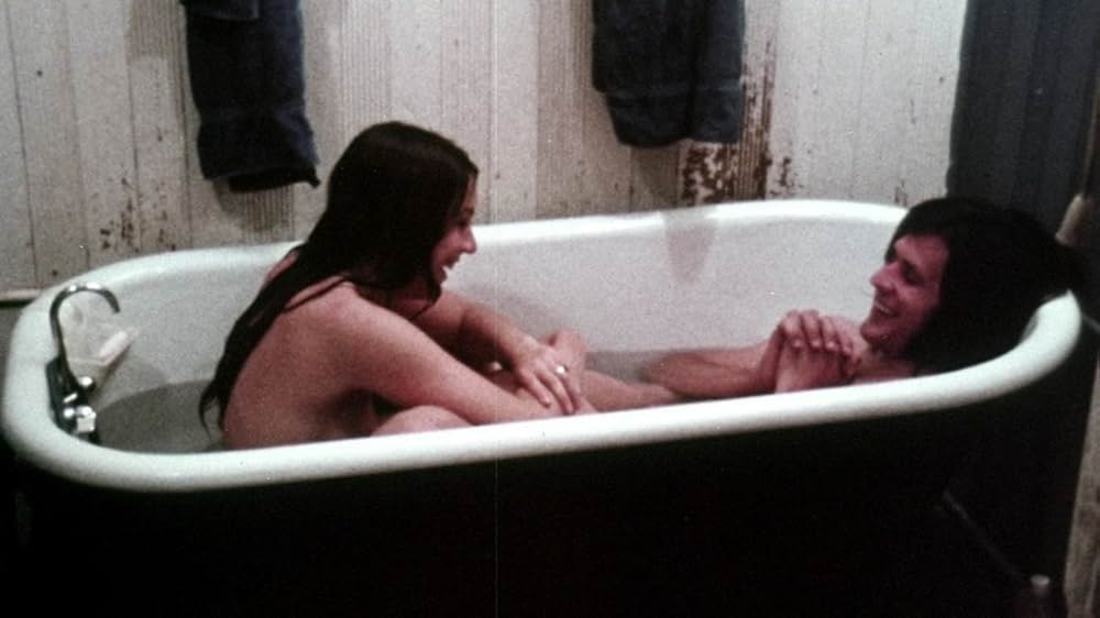 エッグシェルズ（原題）の画像