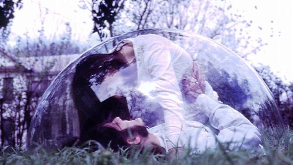 エッグシェルズ（原題）の画像