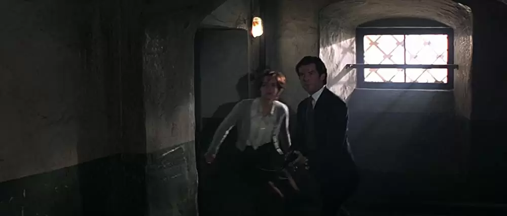 「007／ゴールデンアイ」ピアース・ブロスナン & ロビー・コルトレーン & イザベラ・スコルプコの画像