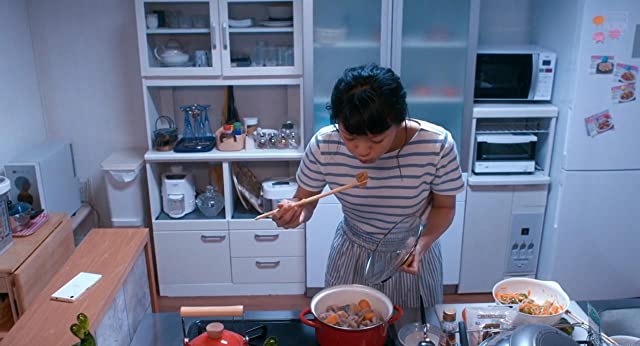 家に帰ると妻が必ず死んだふりをしています。の画像