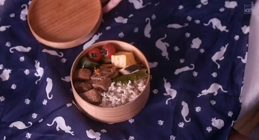 家に帰ると妻が必ず死んだふりをしています。の画像