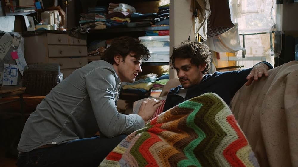 デルージョン 画面の向こうの女に憑りつかれた男の画像