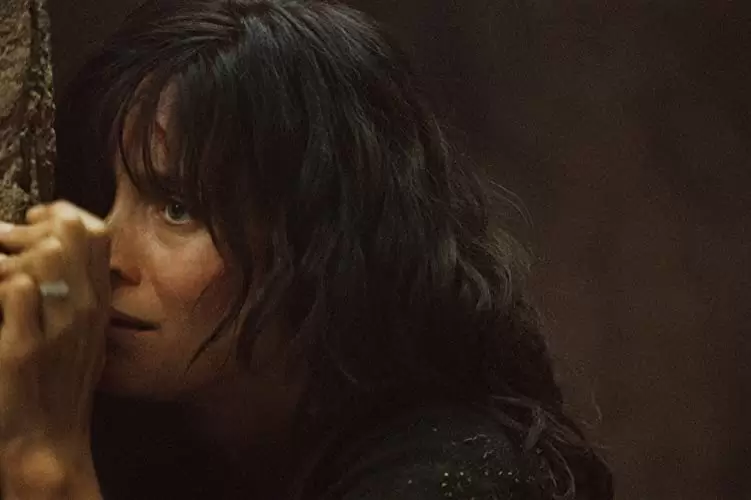 「ディスタービア」キャリー＝アン・モスの画像